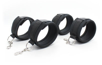 KIT D'ATTACHES BDSM – BAILLON BOUCHE AVEC LIENS POIGNETS INTÉGRÉS – ACCESSOIRE BONDAGE HAUTE QUALITÉ