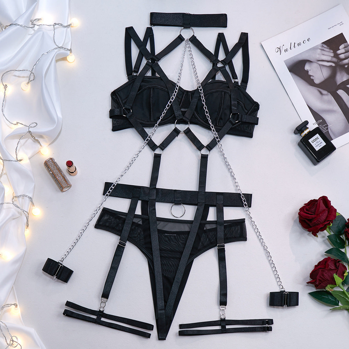 ENSEMBLE LINGERIE ROLE PLAY CHAÎNES – 4 PIÈCES FÉMININ BDSM