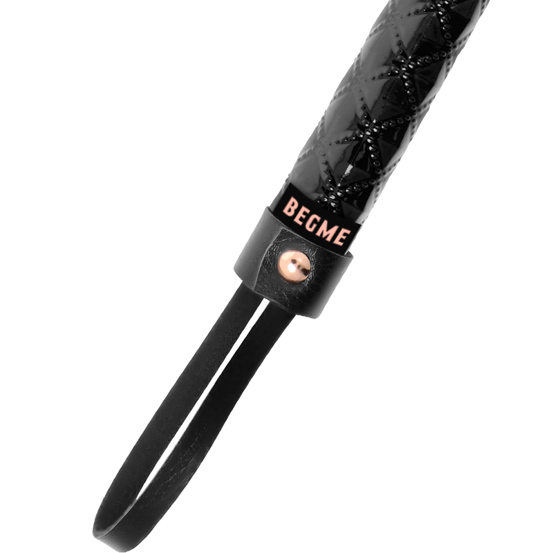 BEGME - BLACK EDITION FLOGGER EN CUIR VEGAN BEGME BLACK EDITION