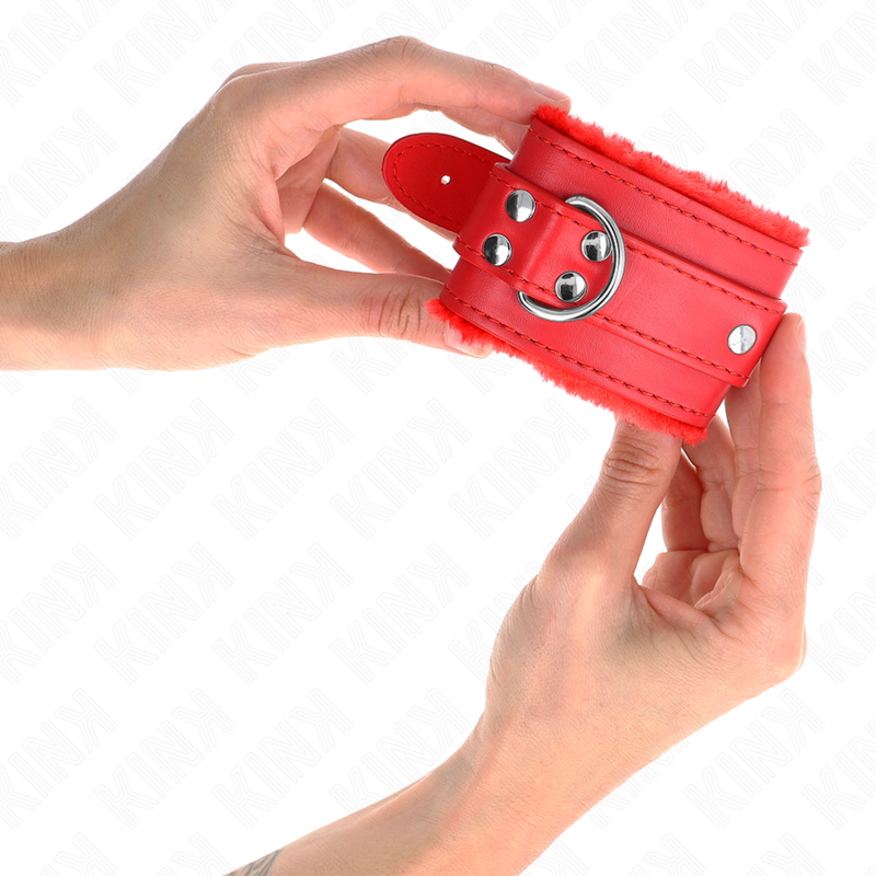 KINK - APPUI-POIGNETS DOUBLÉS DE FOURRURE ROUGE AVEC CEINTURE ROUGE RÉGLABLE 17-29 CM X 6 CM KINK WRIST RESTRAINT