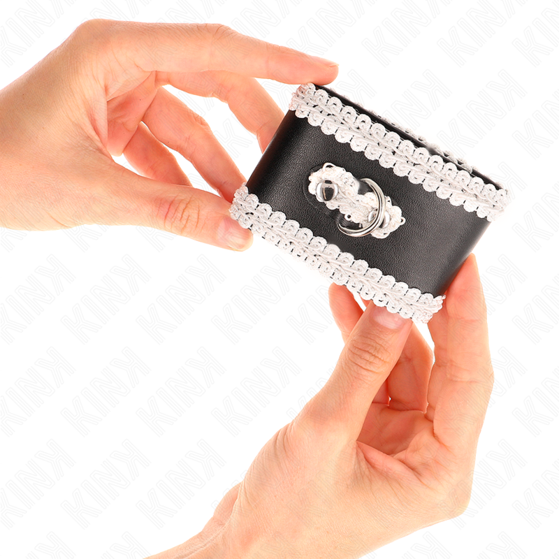 KINK - APPUI-POIGNETS NOIR AVEC DENTELLE DÉCORÉE BLANCHE RÉGLABLE 20-23 CM X 5,5 CM KINK WRIST RESTRAINT